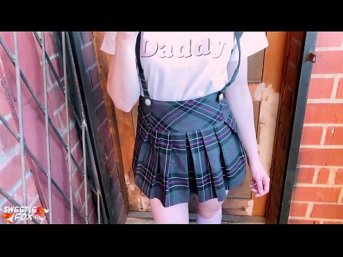 ❤️ Schoolgirl chuqur uning Dick so'radi va sinflar o'rniga fucks. Super seksda bizda ❌️